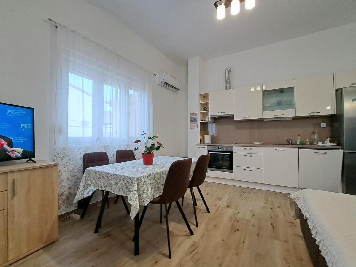 Holiday Apartman Kaštela Eksteriør bilde